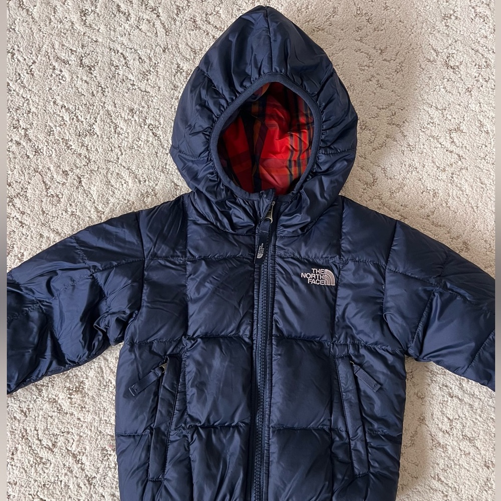 The North Face reversible Goose Down coat with hood. Navy 2T